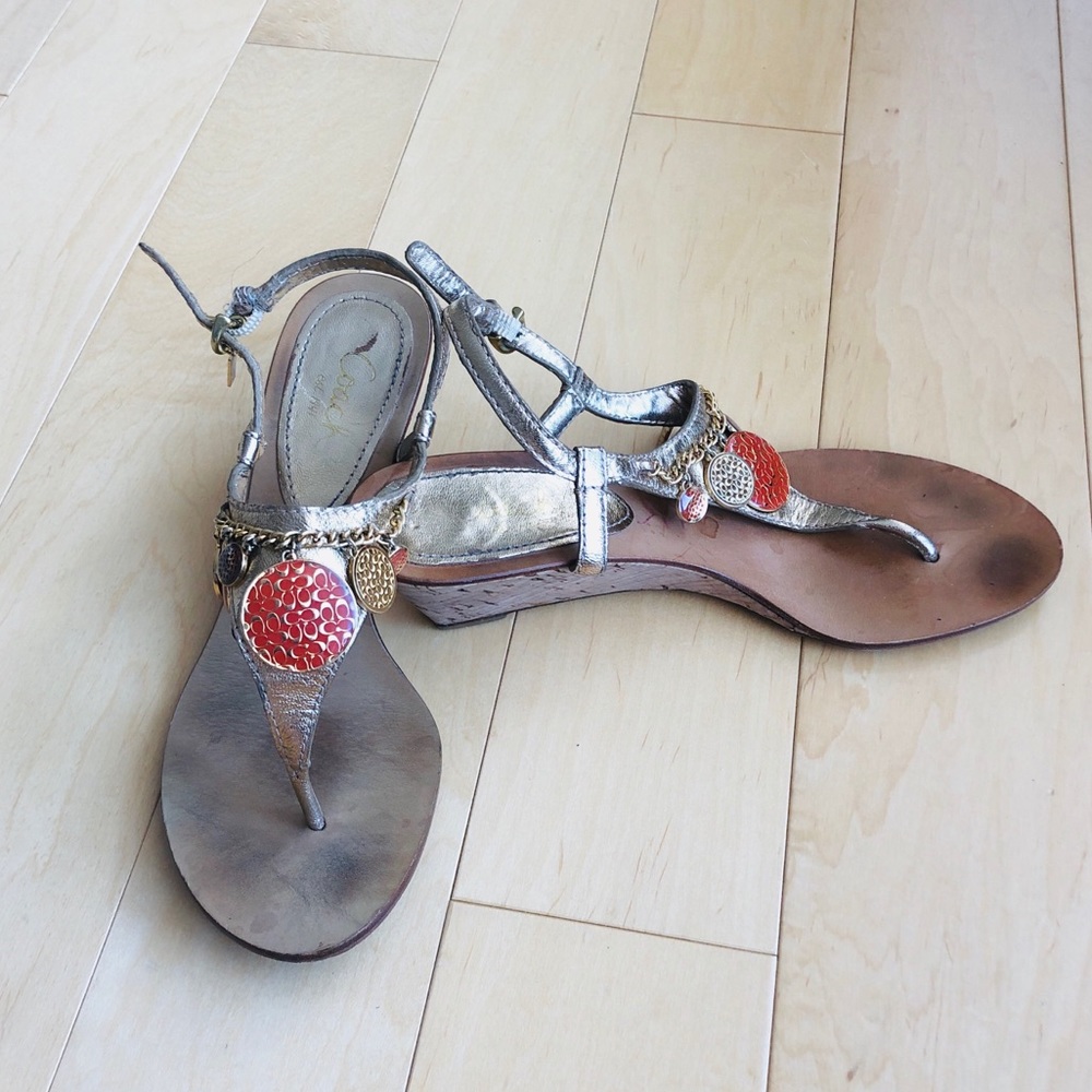 Coach gold medallion wedge sanders. Sz 8.